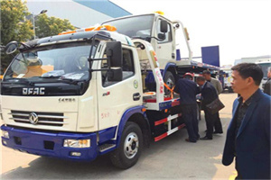临县汽车道路救援拖车价格